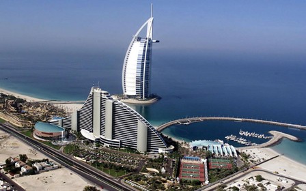 Beach-Hotels-Jumeirah-And-Burj-Al-Arab-1800x2880